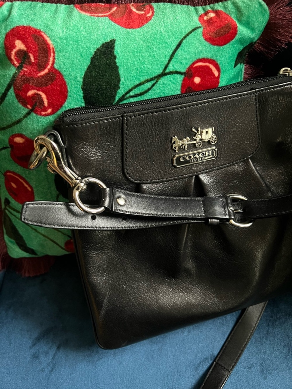 Coach Black Leather Crossbody Bag + Matching Wallet Set - Early 2010s Coach set - Picture 9 of 16